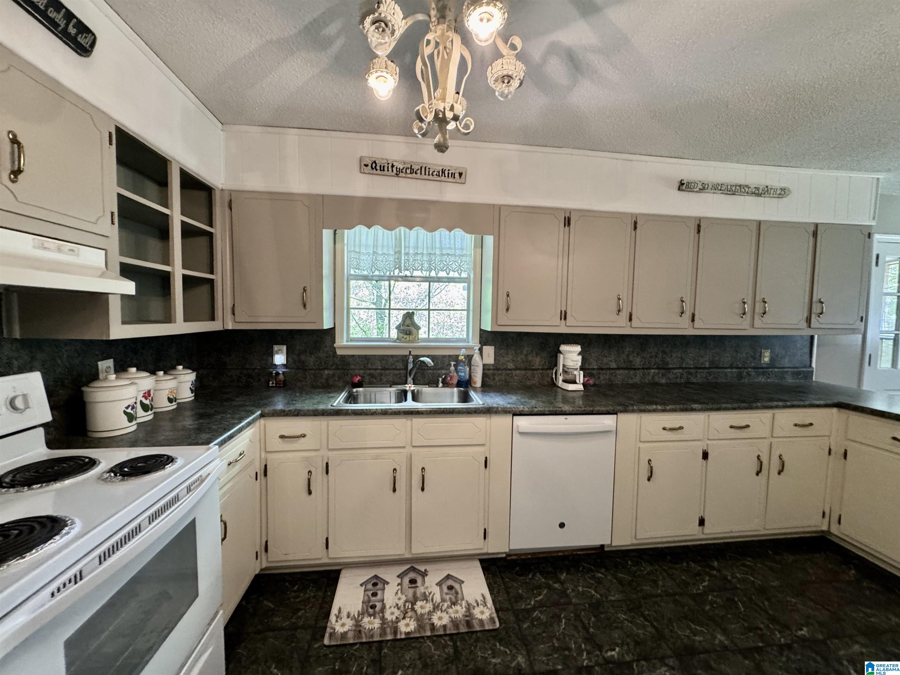 444 Mill Creek Road Warrior, AL 35180 - Photo 22 of 46
