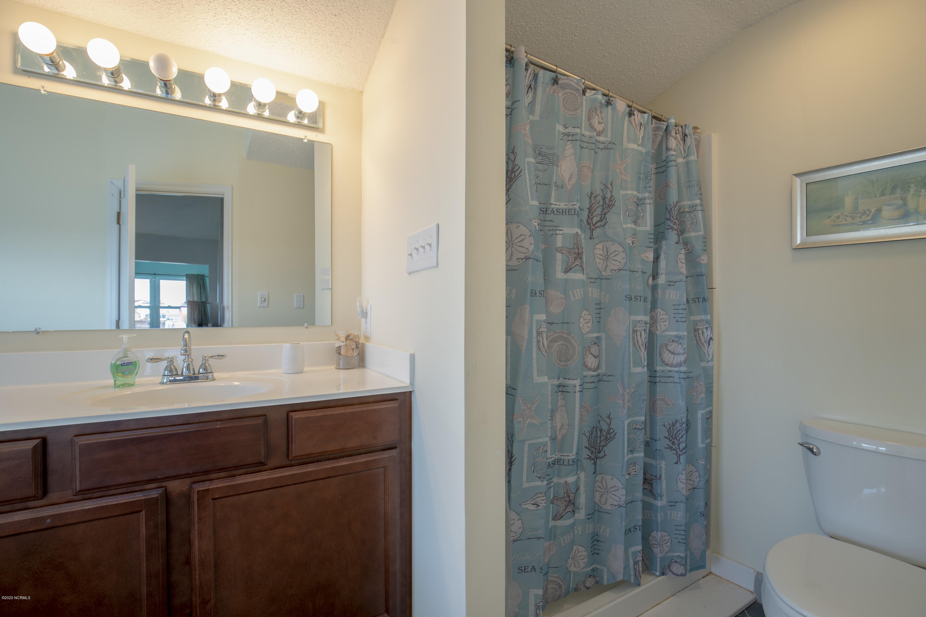 3928 River Road North Topsail Beach, NC 28460 - Photo 14 of 41 2328 River Road - interiors - 4 -HDR