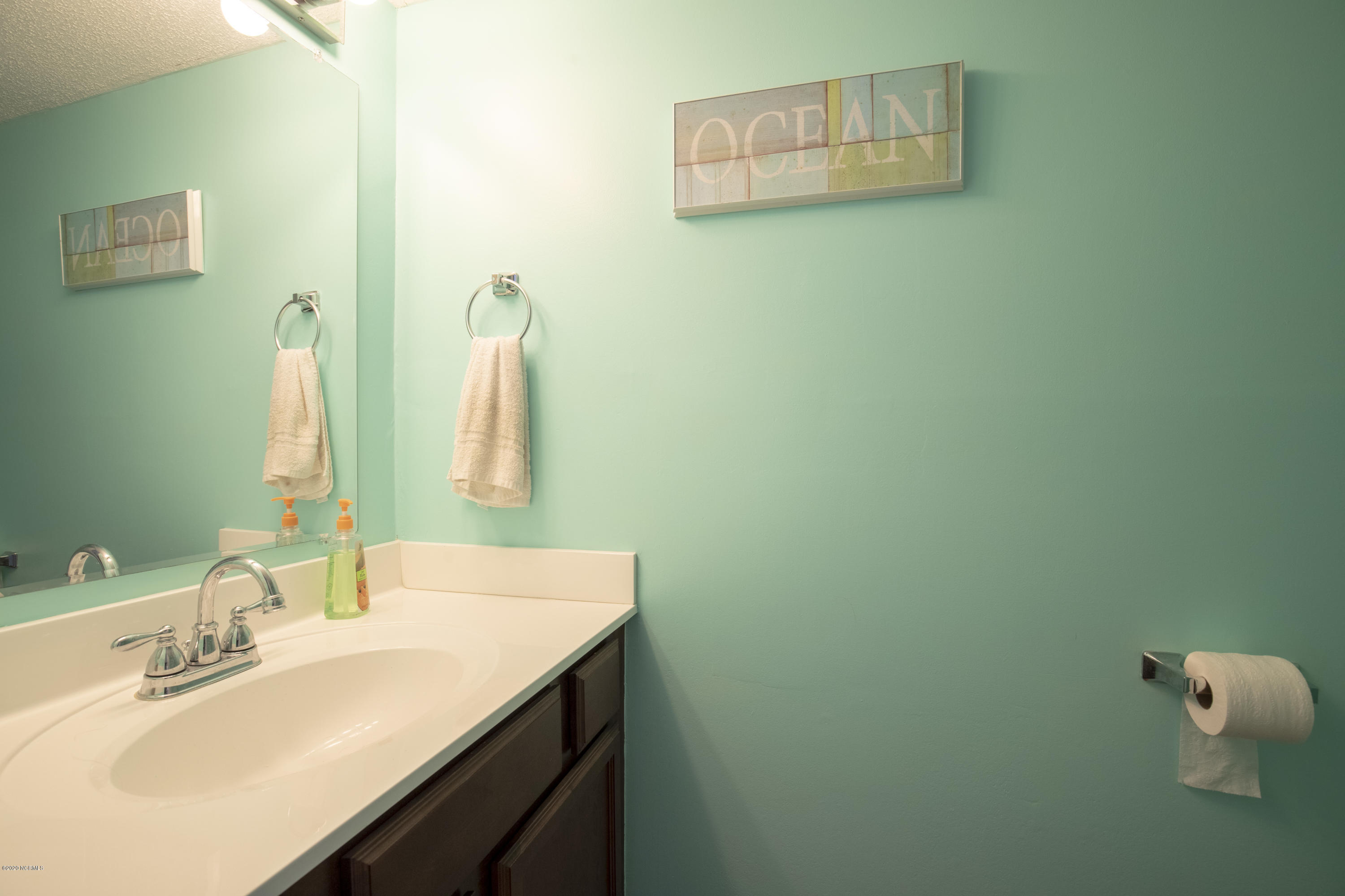 3928 River Road North Topsail Beach, NC 28460 - Photo 17 of 41 2328 River Road - interiors - 1 -HDR