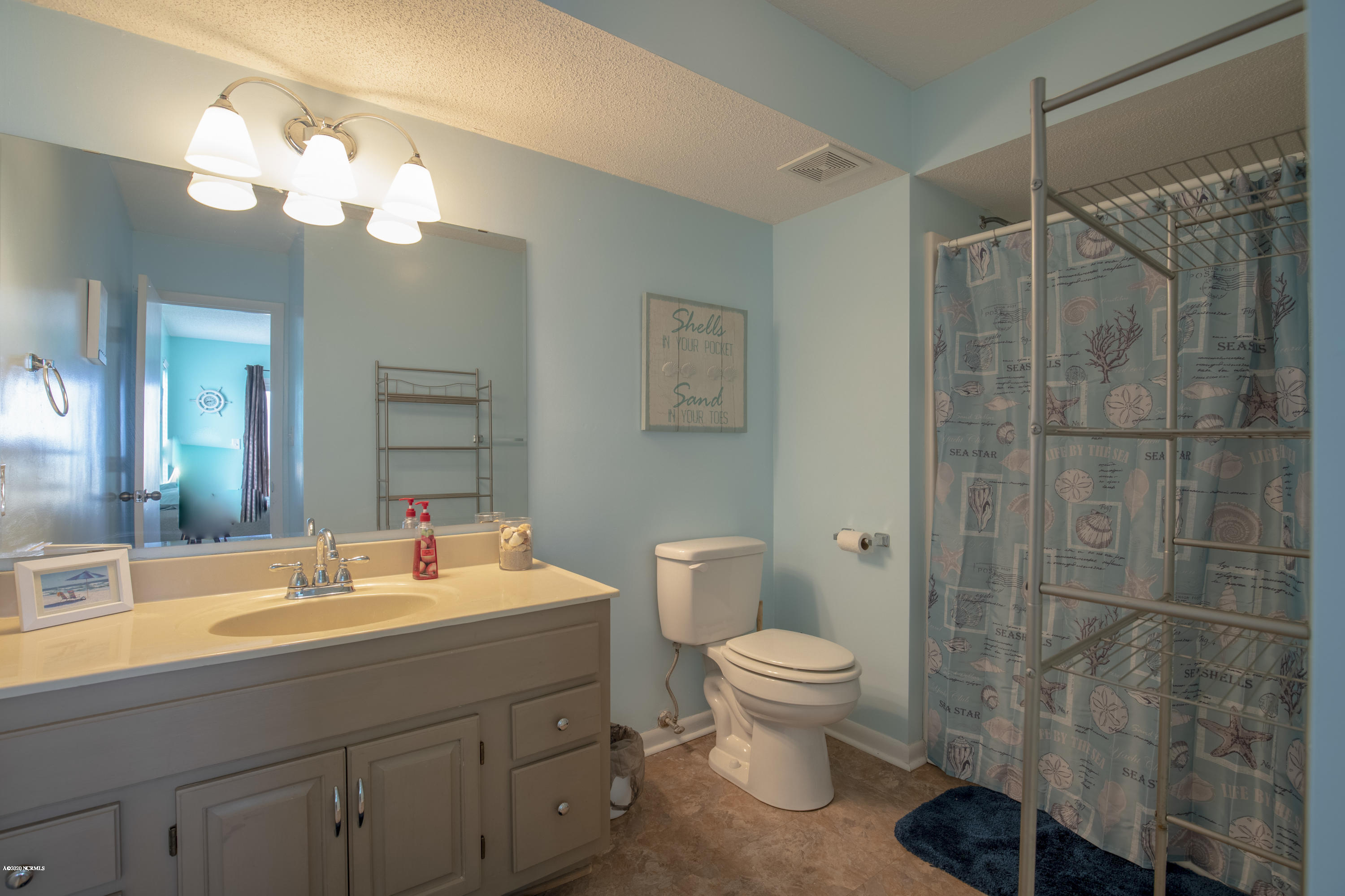 3928 River Road North Topsail Beach, NC 28460 - Photo 20 of 41 2328 River Road - interiors - 15 -HDR