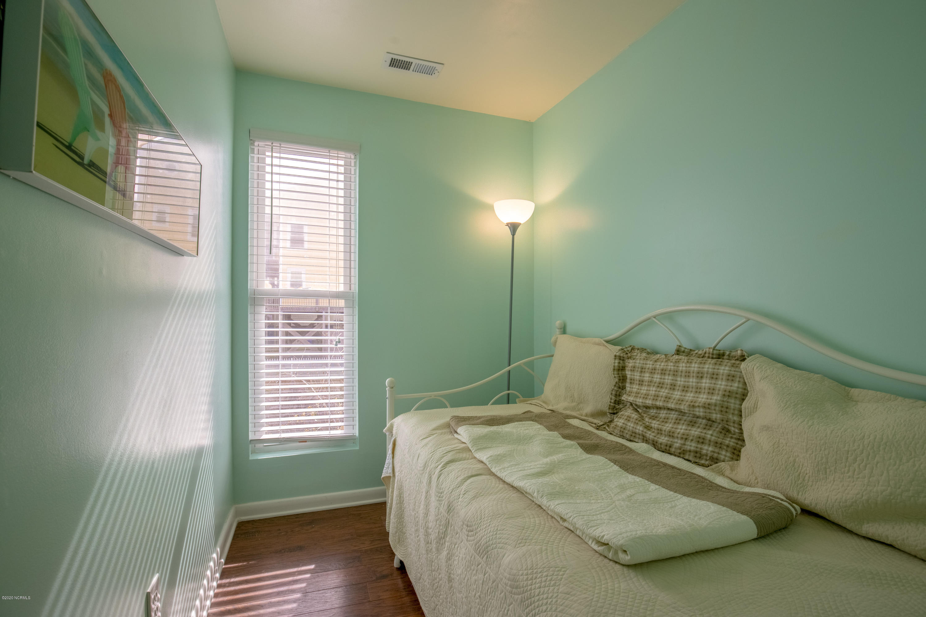 3928 River Road North Topsail Beach, NC 28460 - Photo 22 of 41 2328 River Road - interiors - 17 -HDR