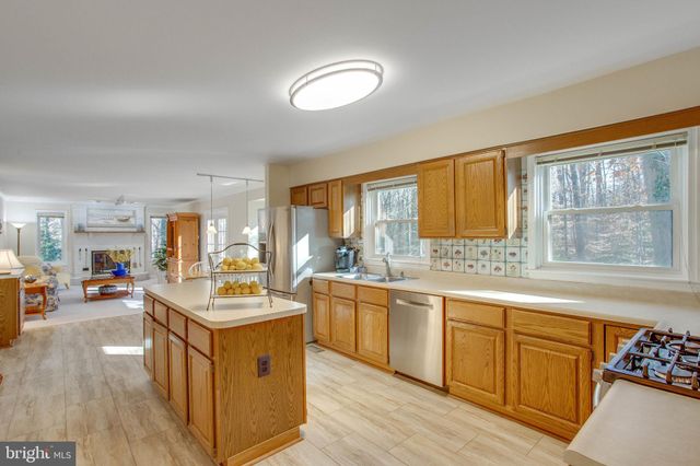 $770,000 | 10005 Whitefield Street, Fairfax, VA 22032