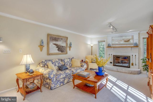 $770,000 | 10005 Whitefield Street, Fairfax, VA 22032