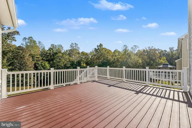 a view of a back yard of the house