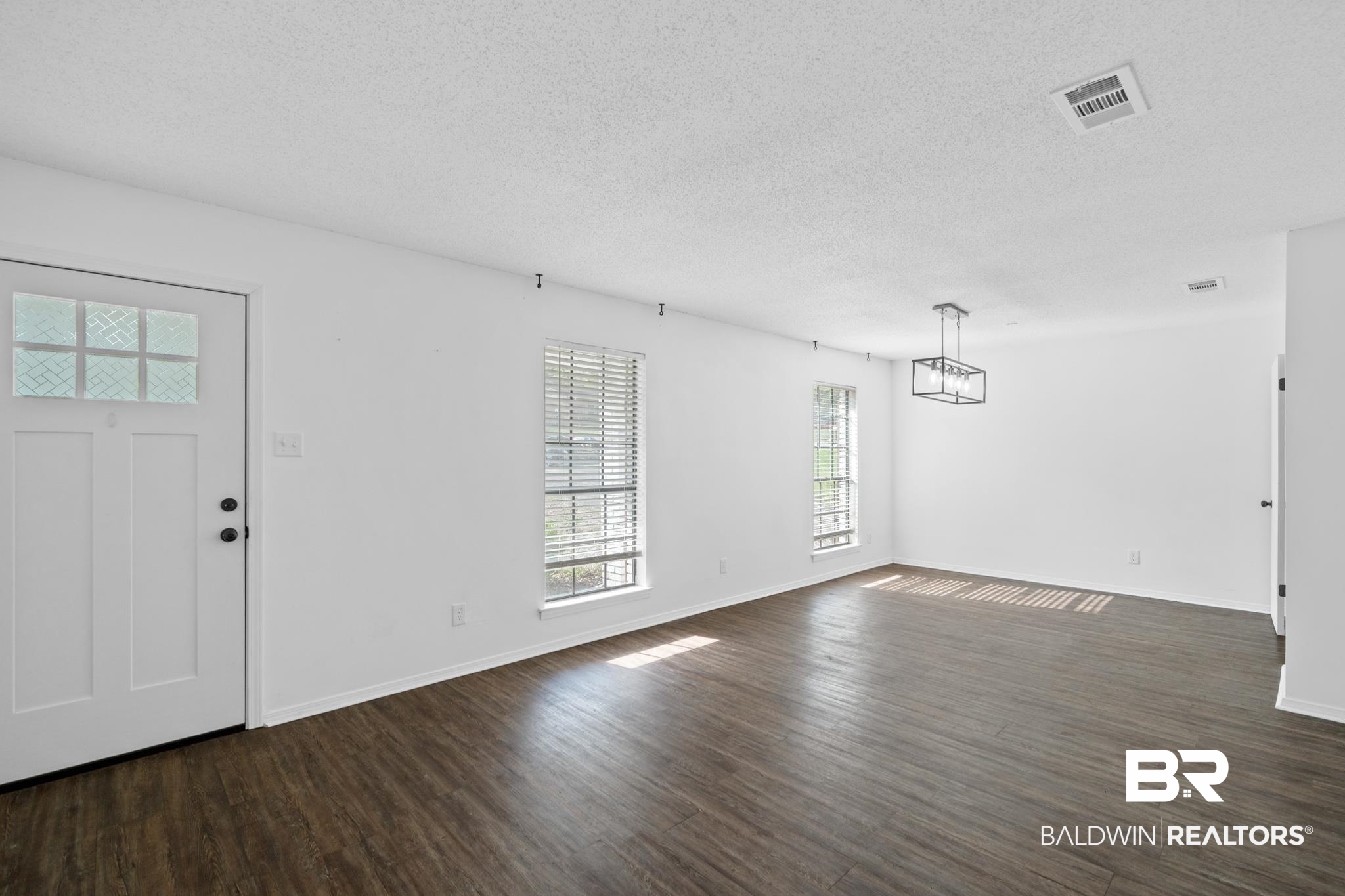 5716 Post Oak Court Mobile, AL 36609 - Photo 5 of 23 Entry