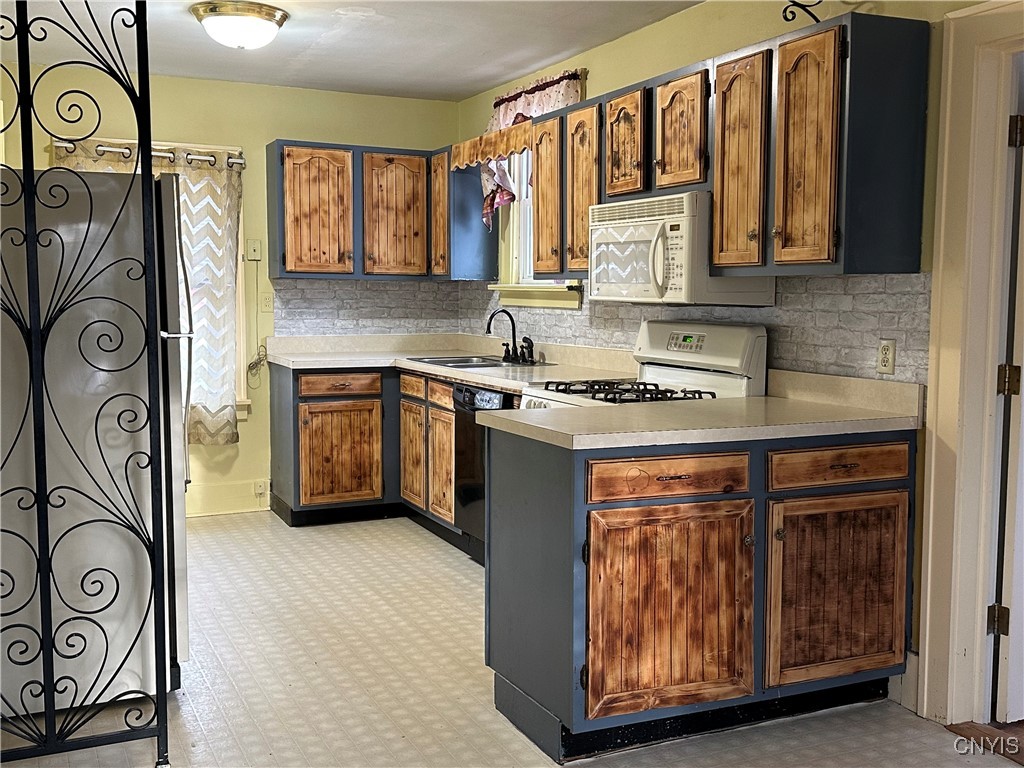 3428 Seneca Turnpike Lenox, NY 13032 - Photo 3 of 14