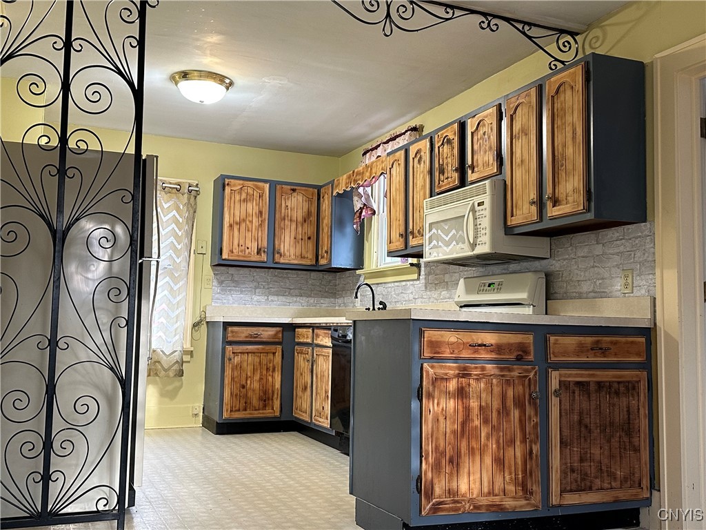 3428 Seneca Turnpike Lenox, NY 13032 - Photo 4 of 14