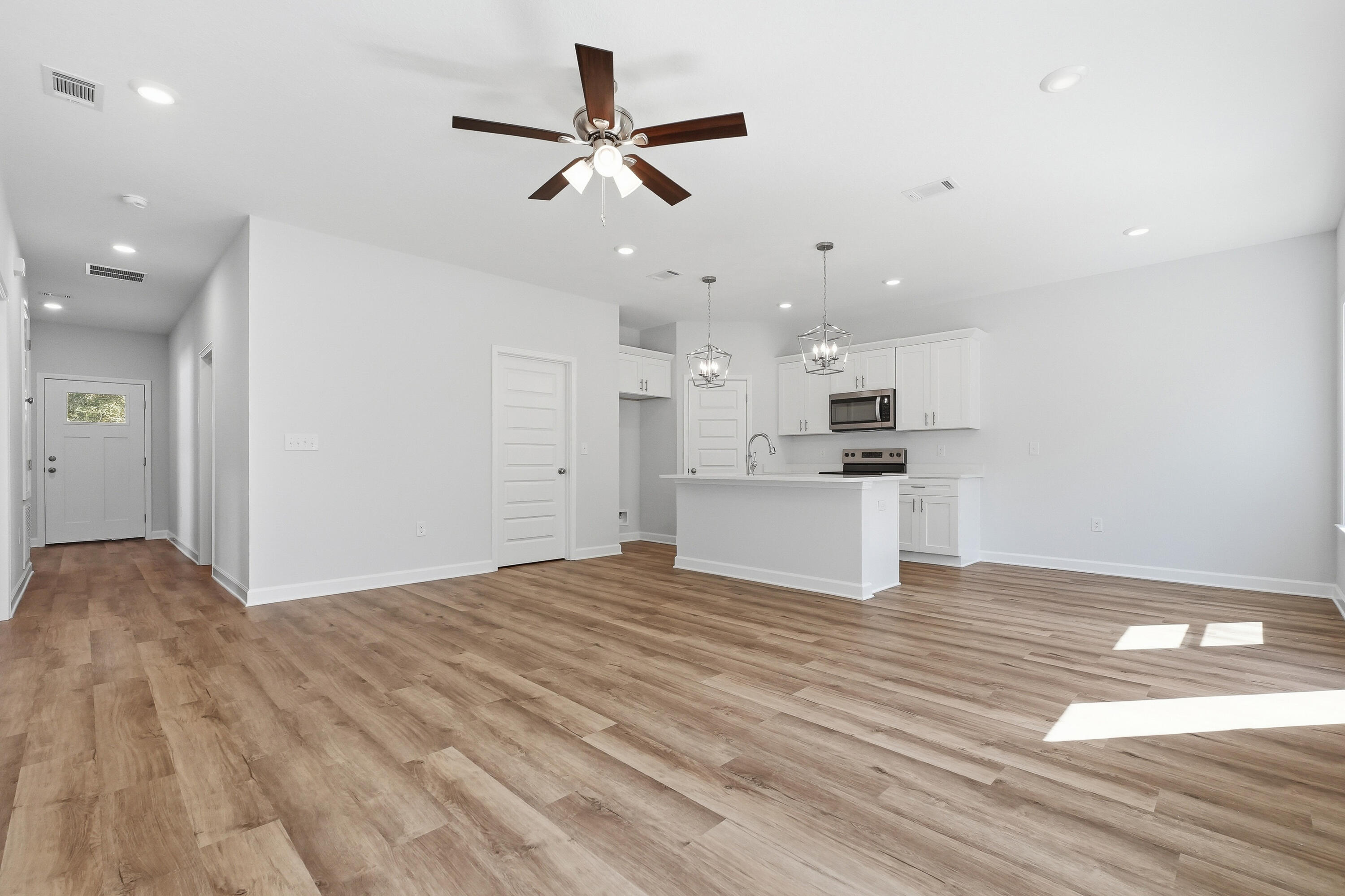 6114 Clover Street Crestview, FL 32539 - Photo 4 of 21 6114 clover st-29