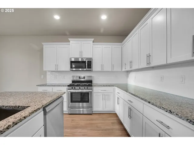 $485,000 | 59621 Emerald Loop, St. Helens, OR 97051