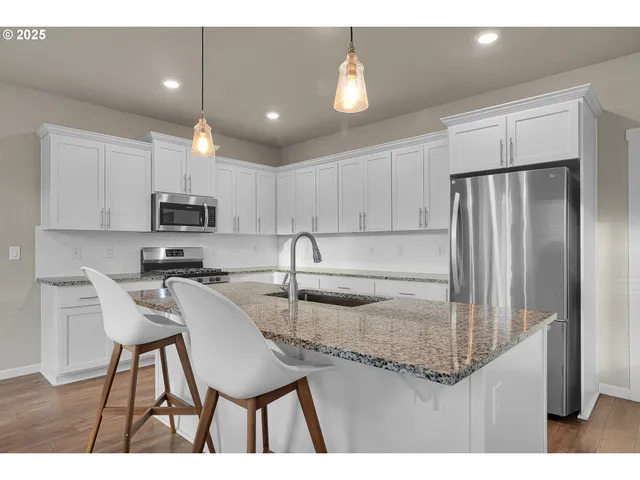 $485,000 | 59621 Emerald Loop, St. Helens, OR 97051