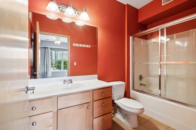 $309,900 | 2900 University Avenue Southeast, Unit 208, Minneapolis, MN 55414