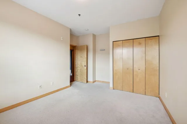 $309,900 | 2900 University Avenue Southeast, Unit 208, Minneapolis, MN 55414