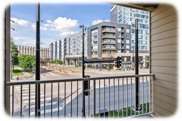 $309,900 | 2900 University Avenue Southeast, Unit 208, Minneapolis, MN 55414