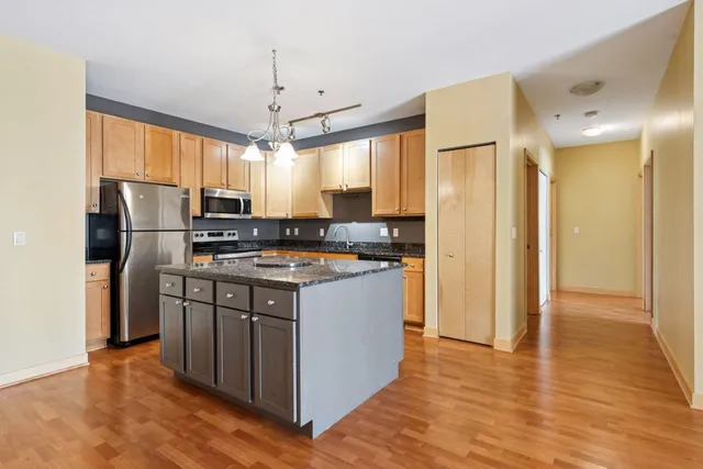 $309,900 | 2900 University Avenue Southeast, Unit 208, Minneapolis, MN 55414