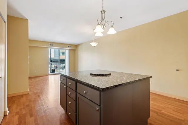 $309,900 | 2900 University Avenue Southeast, Unit 208, Minneapolis, MN 55414