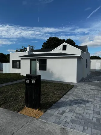 $3,200 | 795 Highland Drive, West Palm Beach, FL 33405