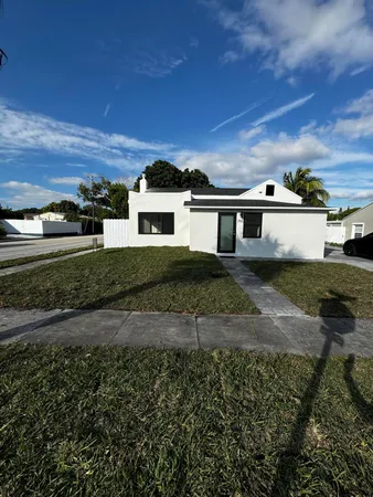 $3,200 | 795 Highland Drive, West Palm Beach, FL 33405