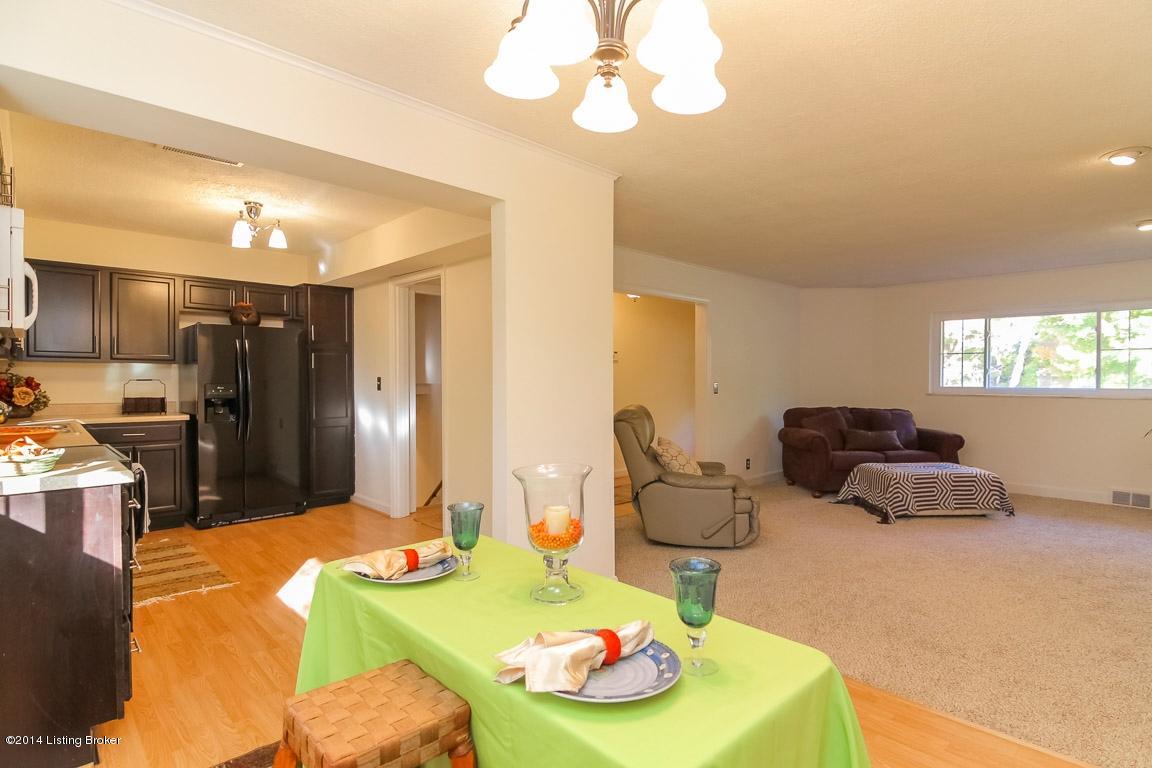 4218 Dolphin Road Louisville, KY 40220 - Photo 14 of 49 0009