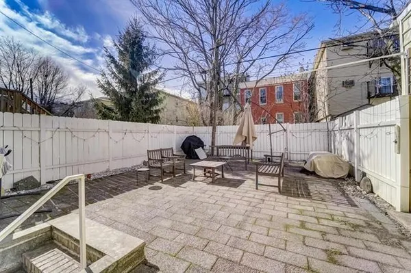 $2,950 | 295 New York Avenue, Unit 1L, Jersey City, NJ 07307