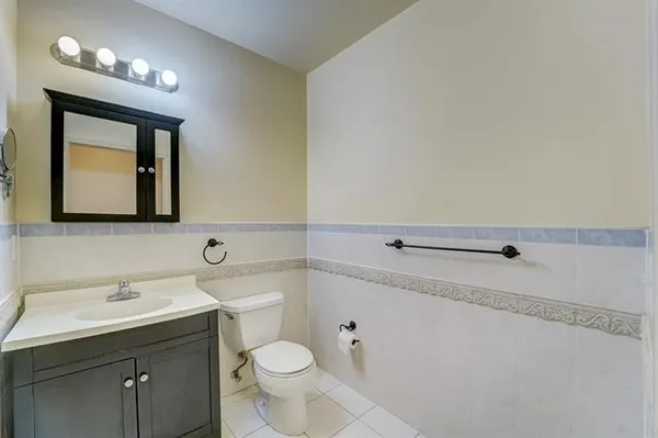 $2,950 | 295 New York Avenue, Unit 1L, Jersey City, NJ 07307
