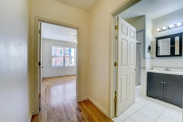 $2,950 | 295 New York Avenue, Unit 1L, Jersey City, NJ 07307