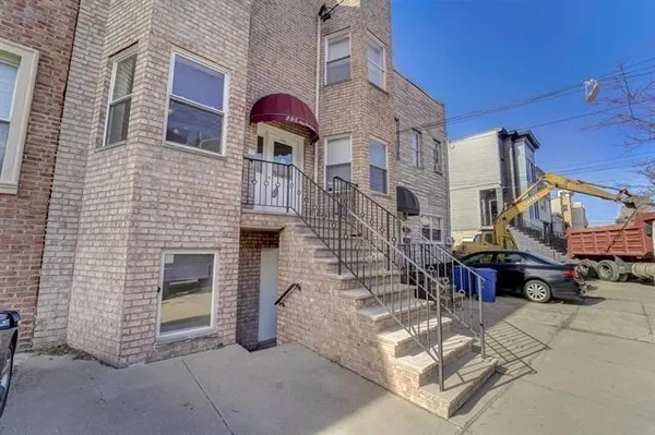$2,950 | 295 New York Avenue, Unit 1L, Jersey City, NJ 07307