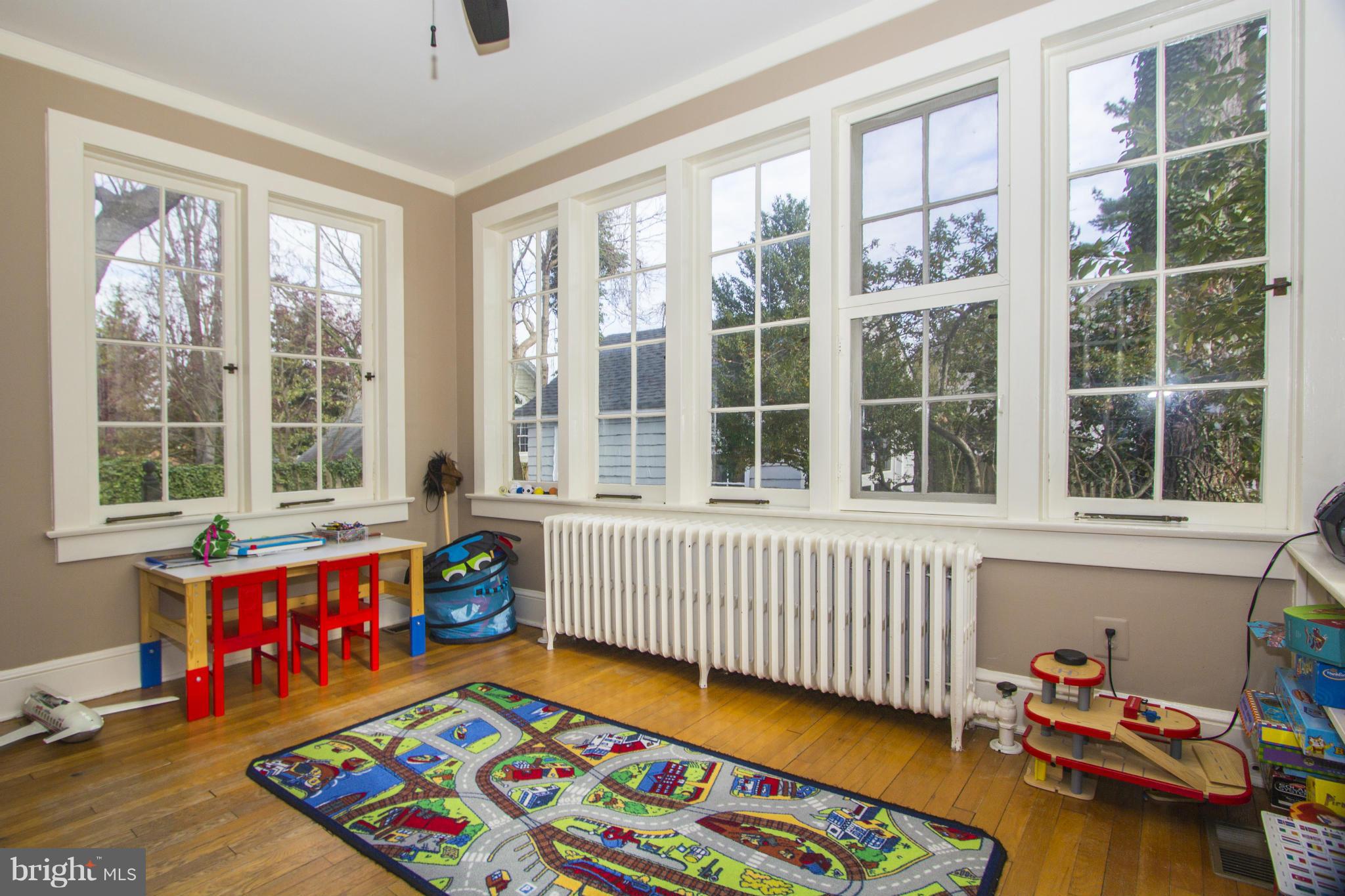 5219 Goddard Road Bethesda, MD 20814 - Photo 20 of 30 Sunny Playroom