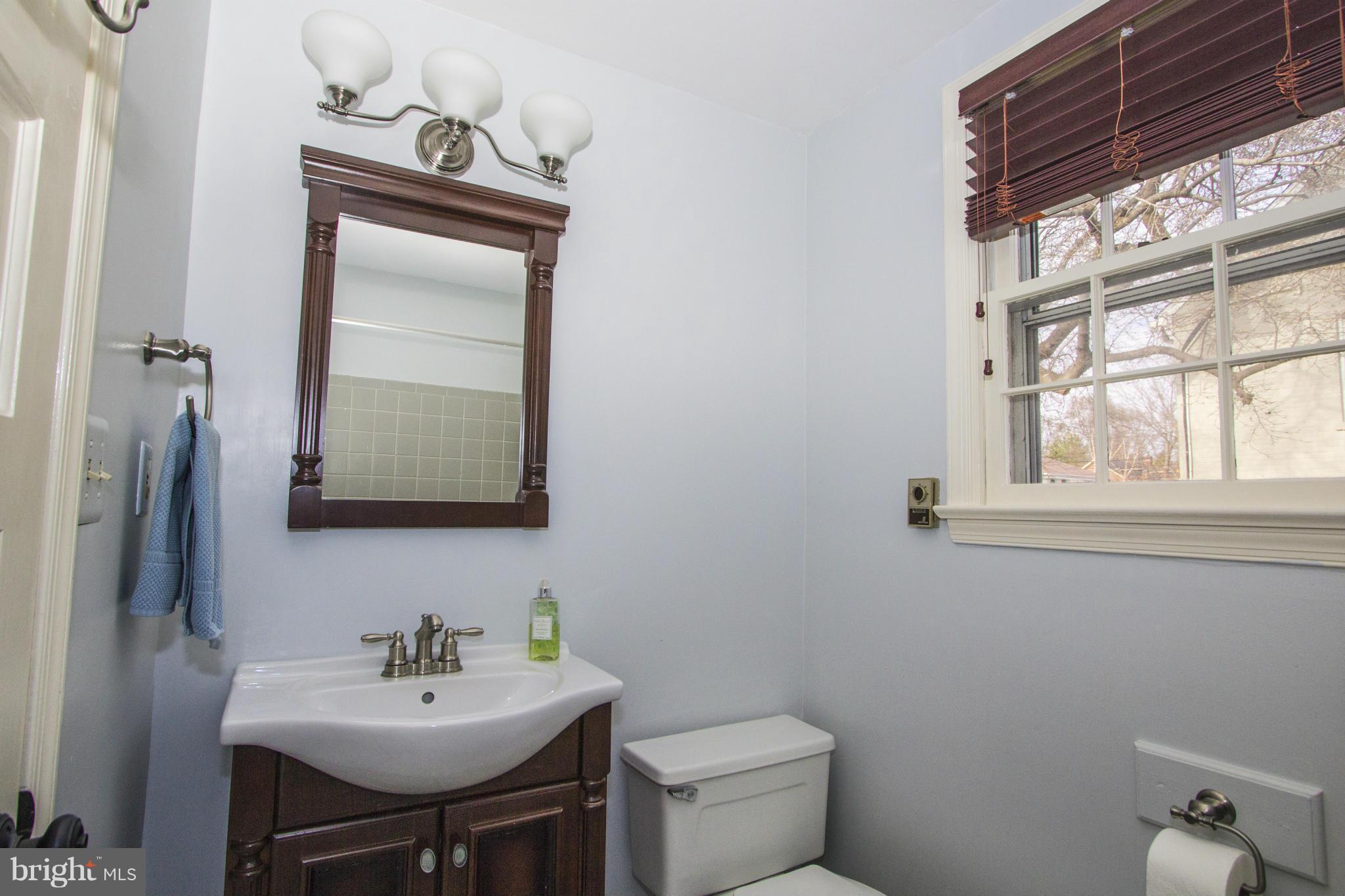 5219 Goddard Road Bethesda, MD 20814 - Photo 7 of 30 Bright Bathroom
