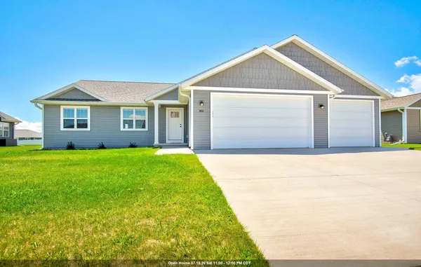 $499,000 | 3411 East Aquamarine Avenue, Appleton, WI 54913