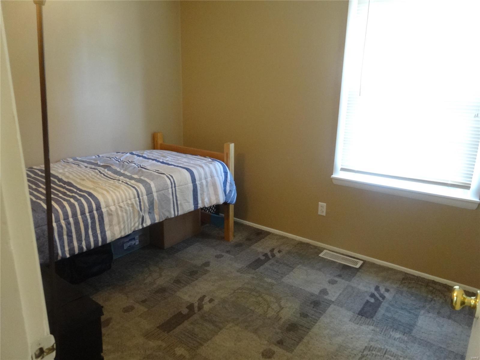 7260 Howdershell Road Hazelwood, MO 63042 - Photo 14 of 20 Gallery Image 14