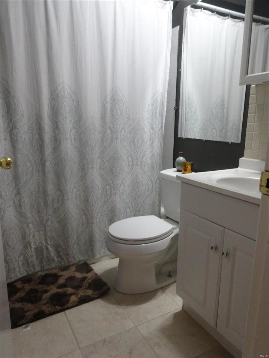 7260 Howdershell Road Hazelwood, MO 63042 - Photo 15 of 20 Gallery Image 15