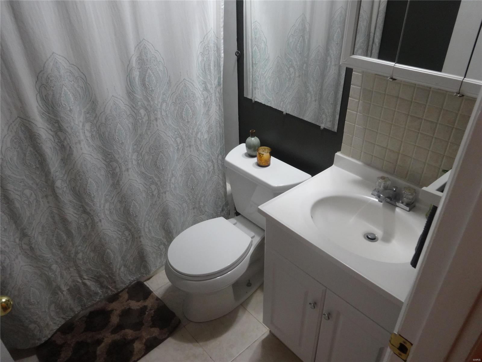 7260 Howdershell Road Hazelwood, MO 63042 - Photo 16 of 20 Gallery Image 16
