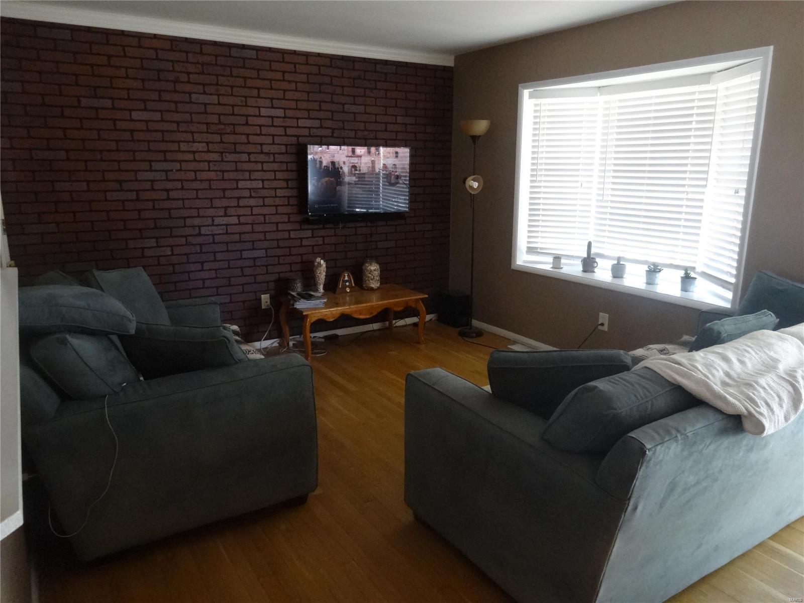 7260 Howdershell Road Hazelwood, MO 63042 - Photo 4 of 20 Gallery Image 4