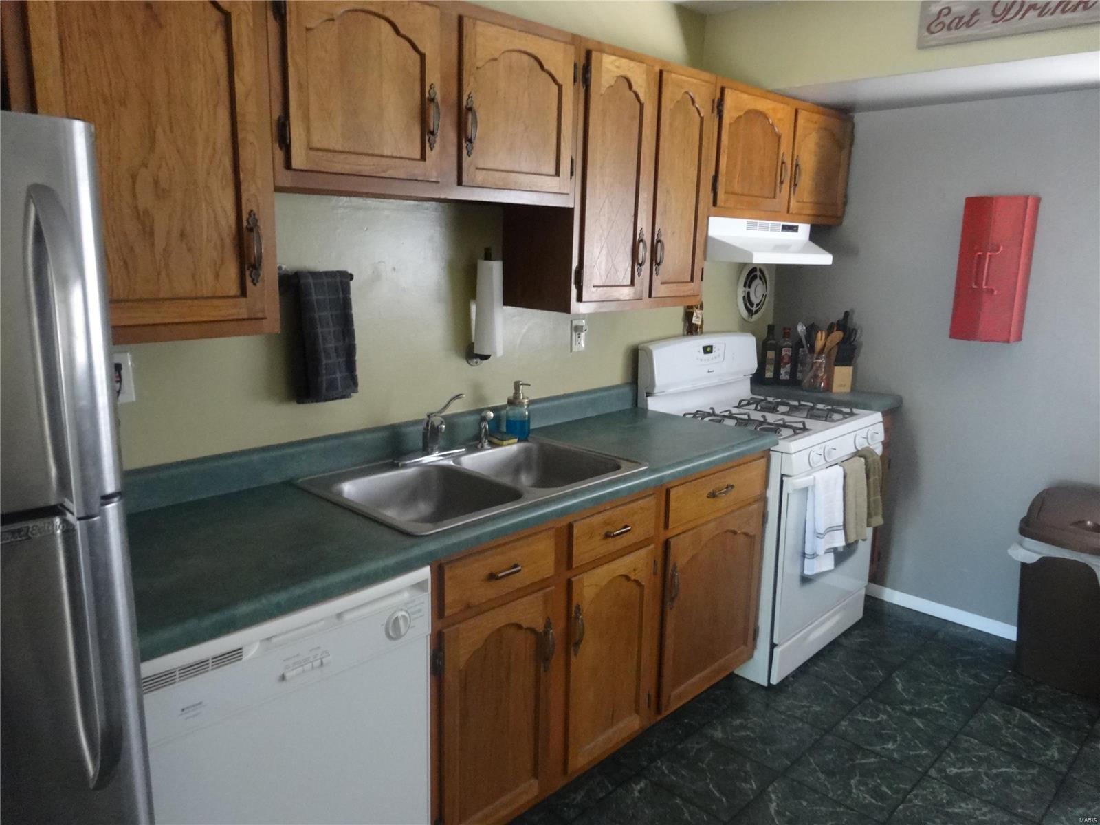 7260 Howdershell Road Hazelwood, MO 63042 - Photo 6 of 20 Gallery Image 6