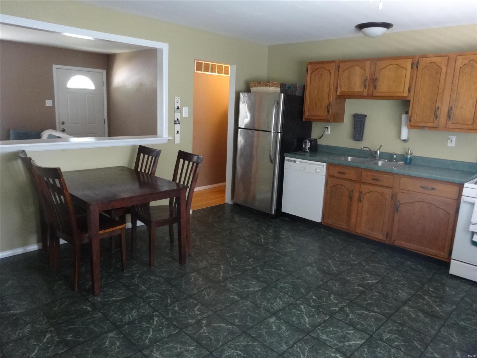 7260 Howdershell Road Hazelwood, MO 63042 - Photo 7 of 20 Gallery Image 7