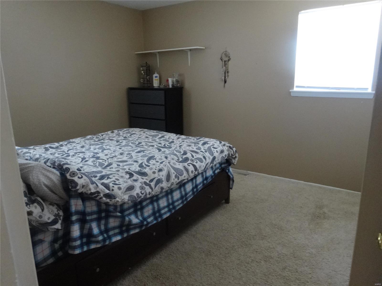 7260 Howdershell Road Hazelwood, MO 63042 - Photo 9 of 20 Gallery Image 9