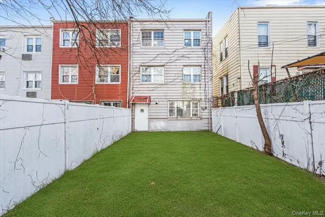 $5,200 | 953 A East 217th Street, Unit DUPLEX(1STFL 2NDFL) | Williamsbridge
