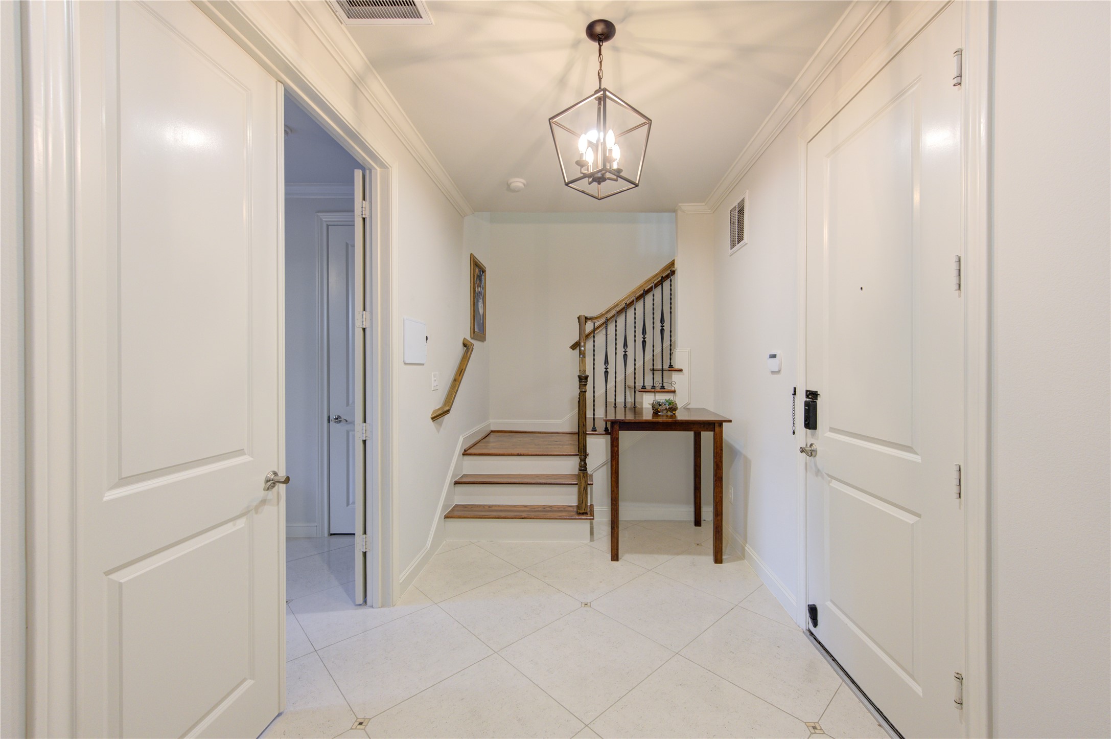 411 West 17th Street, Unit B Houston, TX 77008 - Photo 8 of 50 a view of entryway and hall with a front door