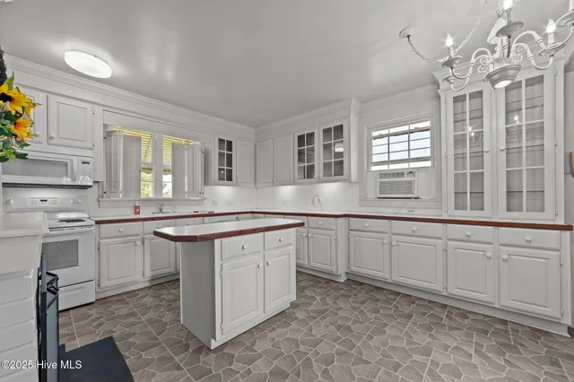 $215,000 | 18981 Highway 264, Pinetown, NC 27865