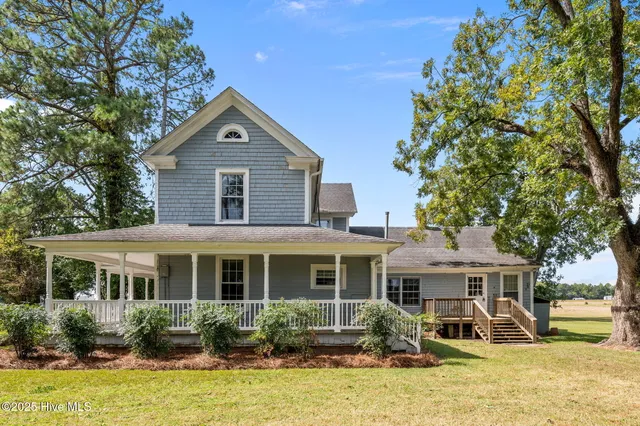 $215,000 | 18981 Highway 264, Pinetown, NC 27865