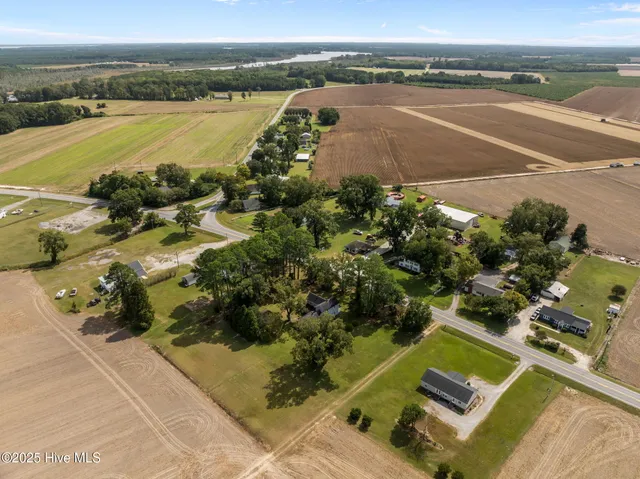 $215,000 | 18981 Highway 264, Pinetown, NC 27865