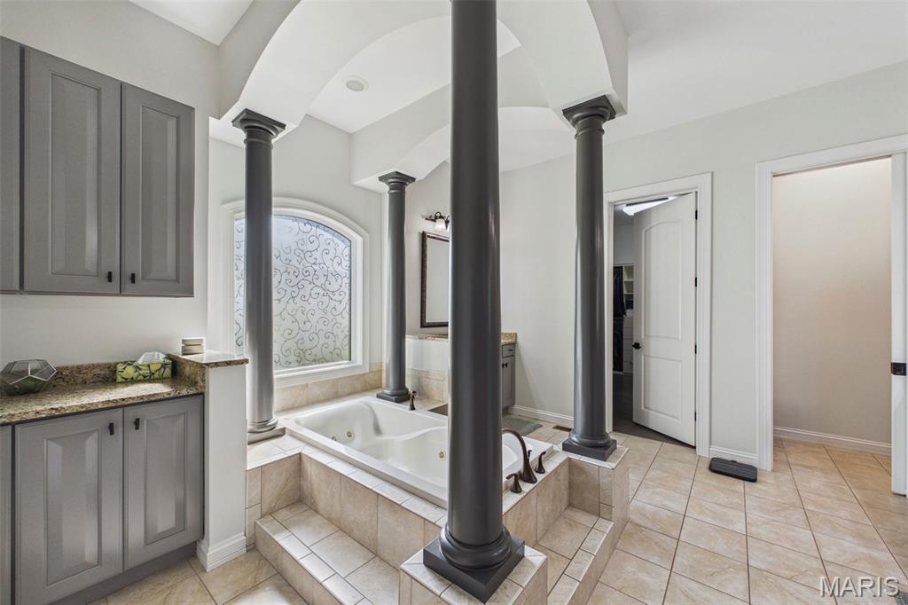 783 North Mason Road Creve Coeur, MO 63141 - Photo 18 of 34 Gallery Image 18