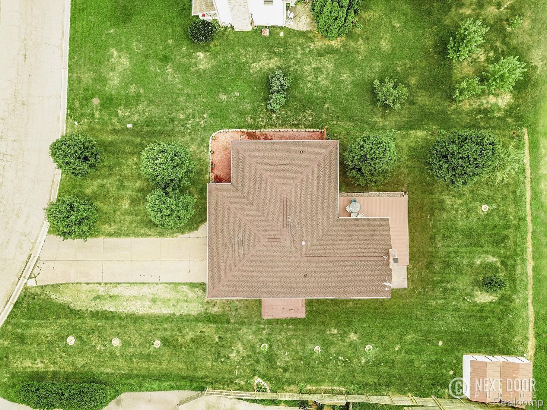 1021 Ramsgate Road Flint, MI 48532 - Photo 40 of 49 DJI_0158.jpg