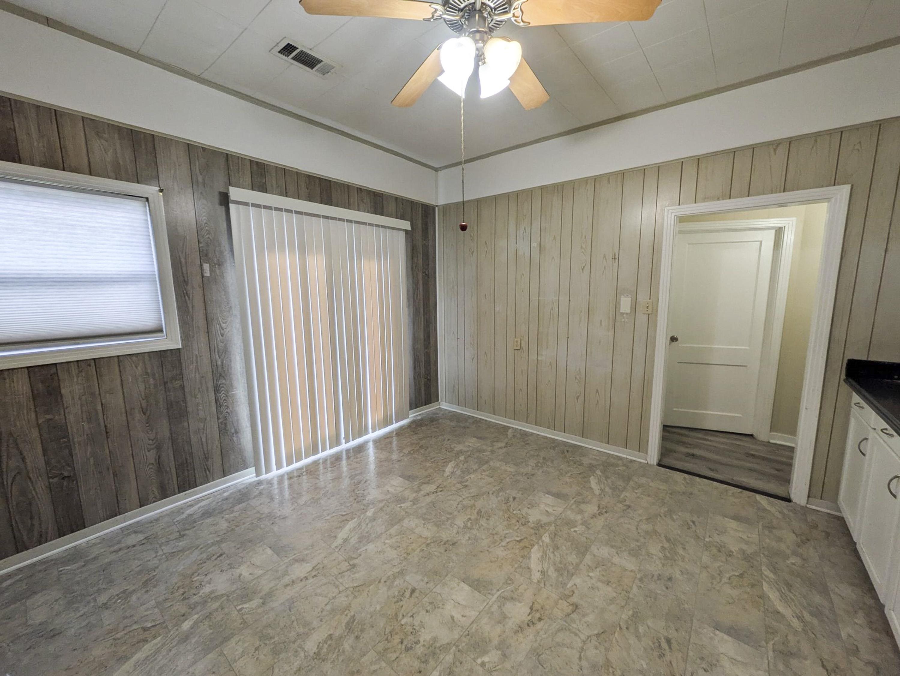 5195 Seale Road Beaumont, TX 77705 - Photo 4 of 21