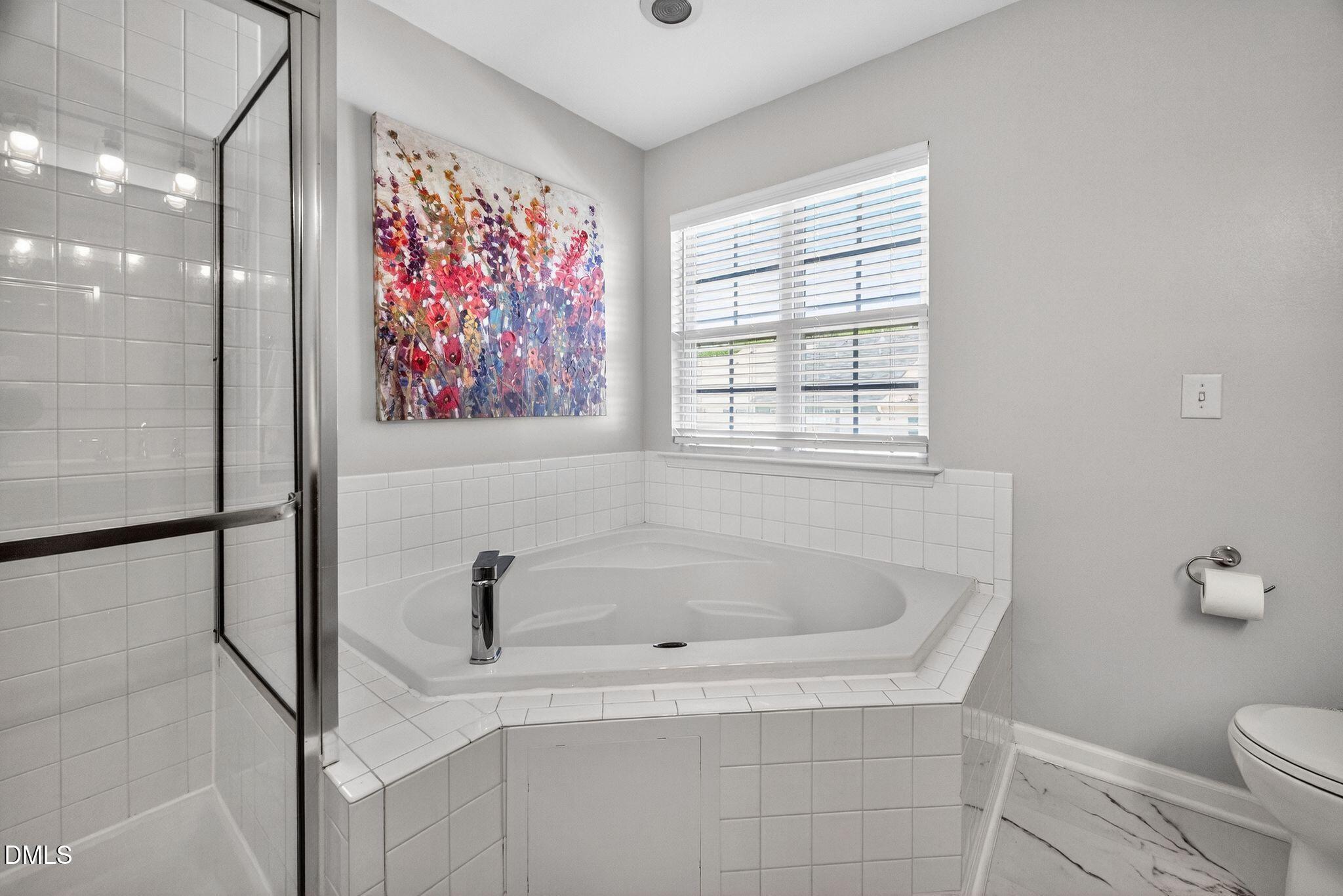 5117 Neuse Commons Lane Raleigh, NC 27616 - Photo 23 of 42 Primary Bathroom