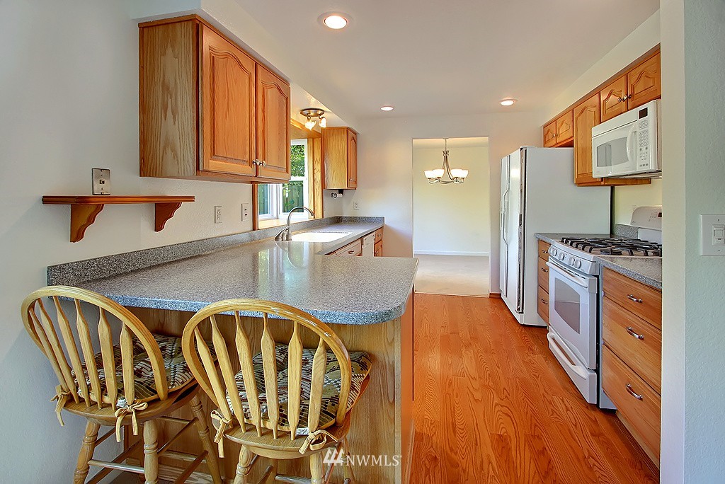 2603 173rd Place Southeast Bothell, WA 98012 - Photo 6 of 13 Gallery Image 6