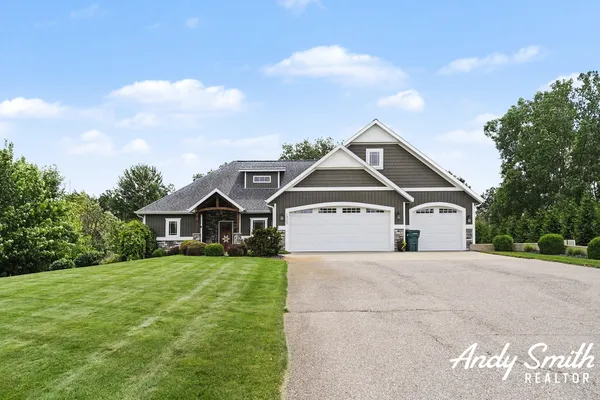 $874,900 | 12069 68th Avenue, Allendale, MI 49401