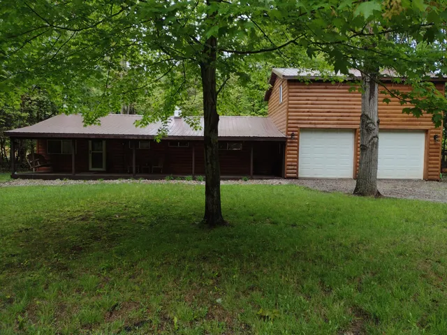 $370,000 | 7129 Evergreen Lane, Fennville, MI 49408