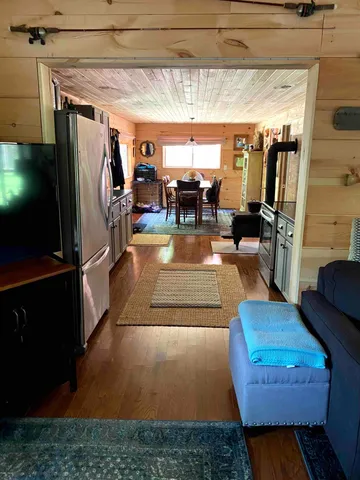 $370,000 | 7129 Evergreen Lane, Fennville, MI 49408