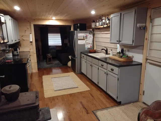 $370,000 | 7129 Evergreen Lane, Fennville, MI 49408